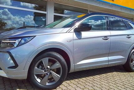 Opel Grandland (X) 28.821 km 26.850 &euro; Schönebeck (Elbe) 39218
