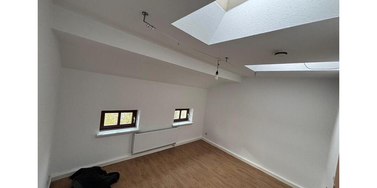 Dachgeschoßwohnung Magdeburg Nordwest - 3 Zimmer, 100 m&sup2;, 874&euro; | Angebot:26216236