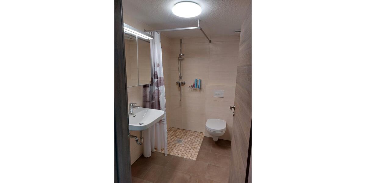 Einfamilienhaus Biederitz - 9 Zimmer, 232 m&sup2;, 2.000&euro; | Angebot:27655692
