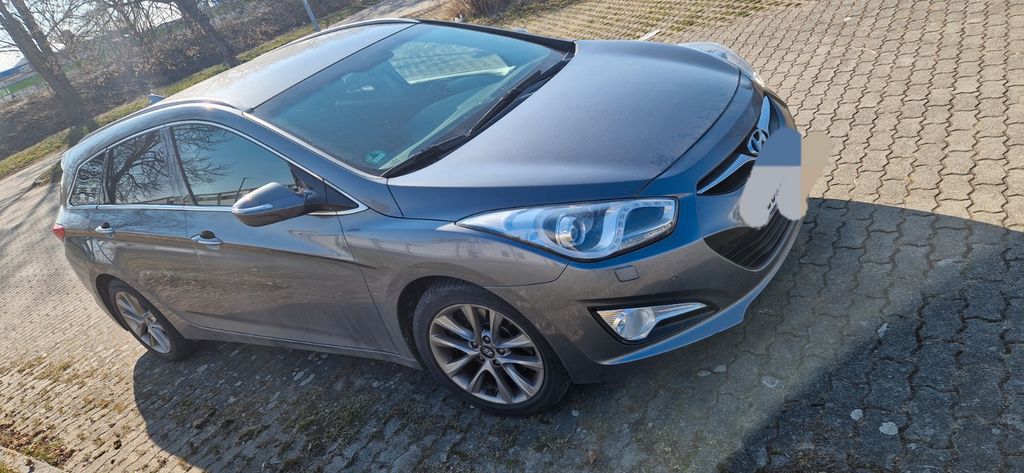Hyundai i40 177.000 km 7.000 &euro; Oschersleben 39387