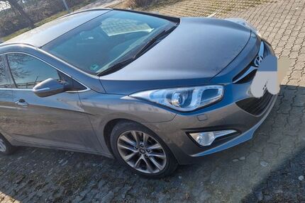 Hyundai i40 177.000 km 7.777 &euro; Oschersleben 39387
