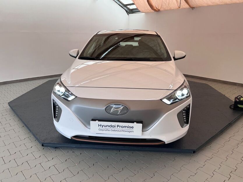 Hyundai IONIQ 47.966 km 14.900 € Magdeburg 39116