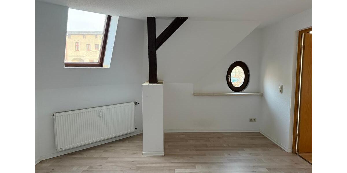 Dachgeschoßwohnung Magdeburg Nordwest - 2 Zimmer, 65 m&sup2;, 500&euro; | Angebot:24979177