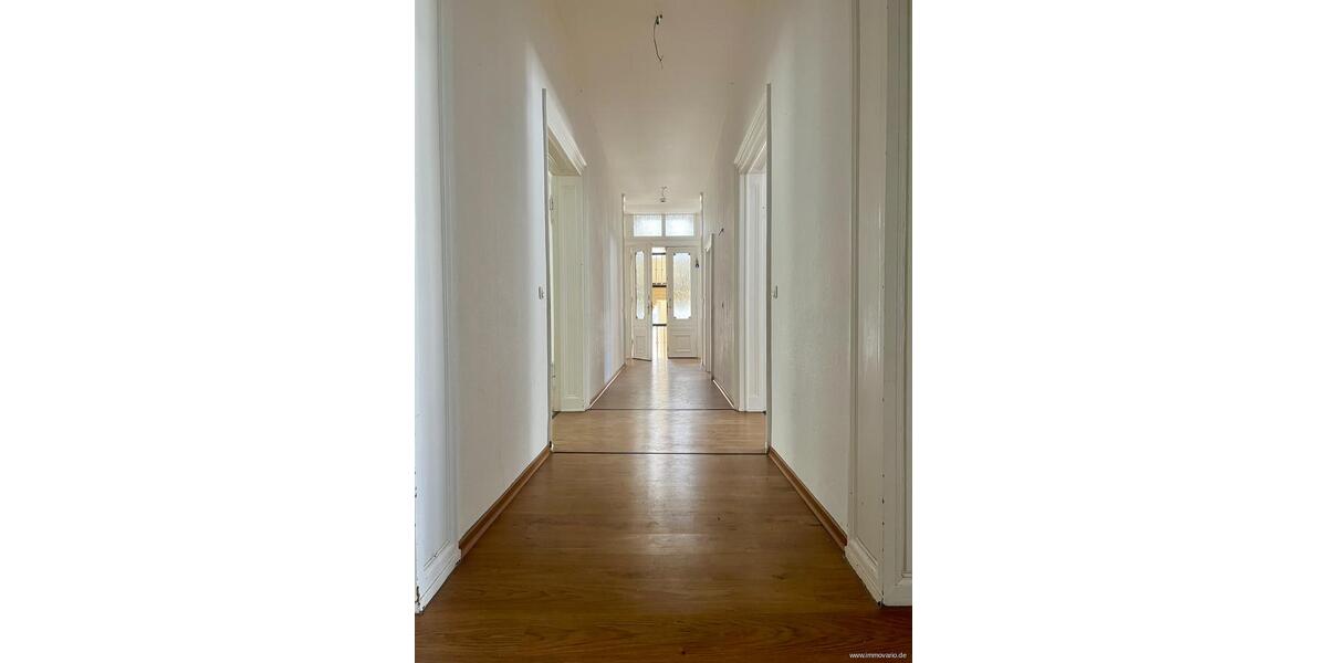 Büro- oder Praxisfläche mit 7-Zimmern, großer verglaster Loggia, Fußbodenheizung & Gäste-WC. zimmer