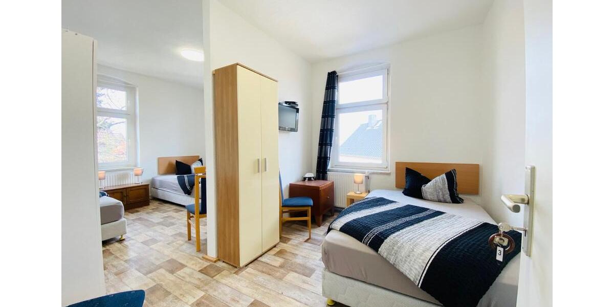 Einfamilienhaus Wolmirstedt - 9 Zimmer, 340 m&sup2;, 2.200&euro; | Angebot:23550746