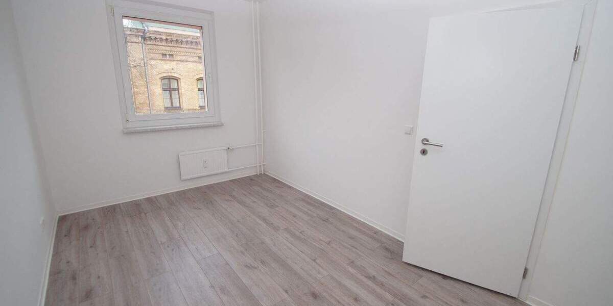 Etagenwohnung Magdeburg Altstadt - 4 Zimmer, 83 m&sup2;, 623&euro; | Angebot:25799030