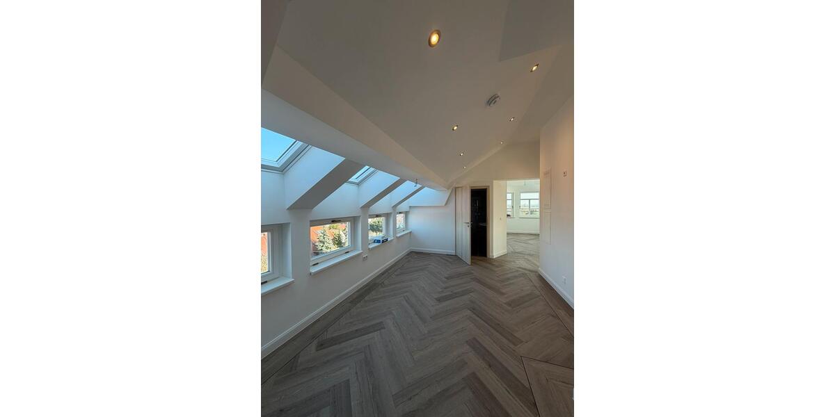 Dachgeschoßwohnung Schönebeck (Elbe) - 2 Zimmer, 69 m&sup2;, 1.500&euro; | Angebot:26091030