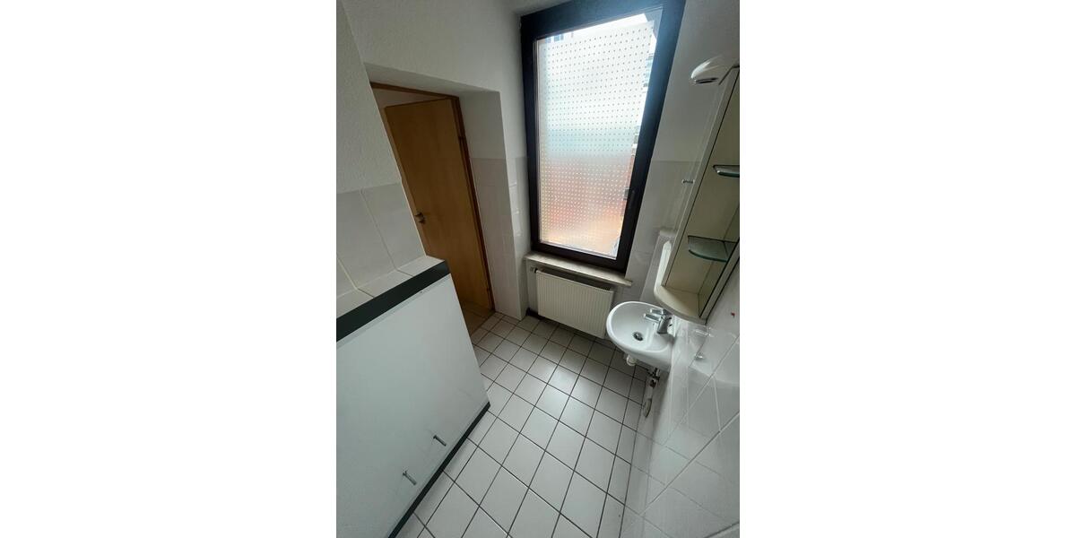 Hochparterre Magdeburg Großer Silberberg - 2 Zimmer, 80 m&sup2;, 680&euro; | Angebot:26524846