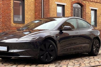 Tesla Model 3 49.995 km 38.980 &euro; Magdeburg 39130