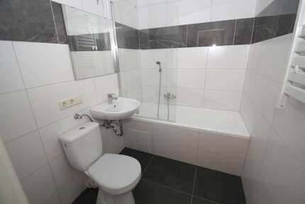 3-Zimmer-Wohnung mit Badewanne - Wohnberechtigungsschein erforderlich 3 zimmer