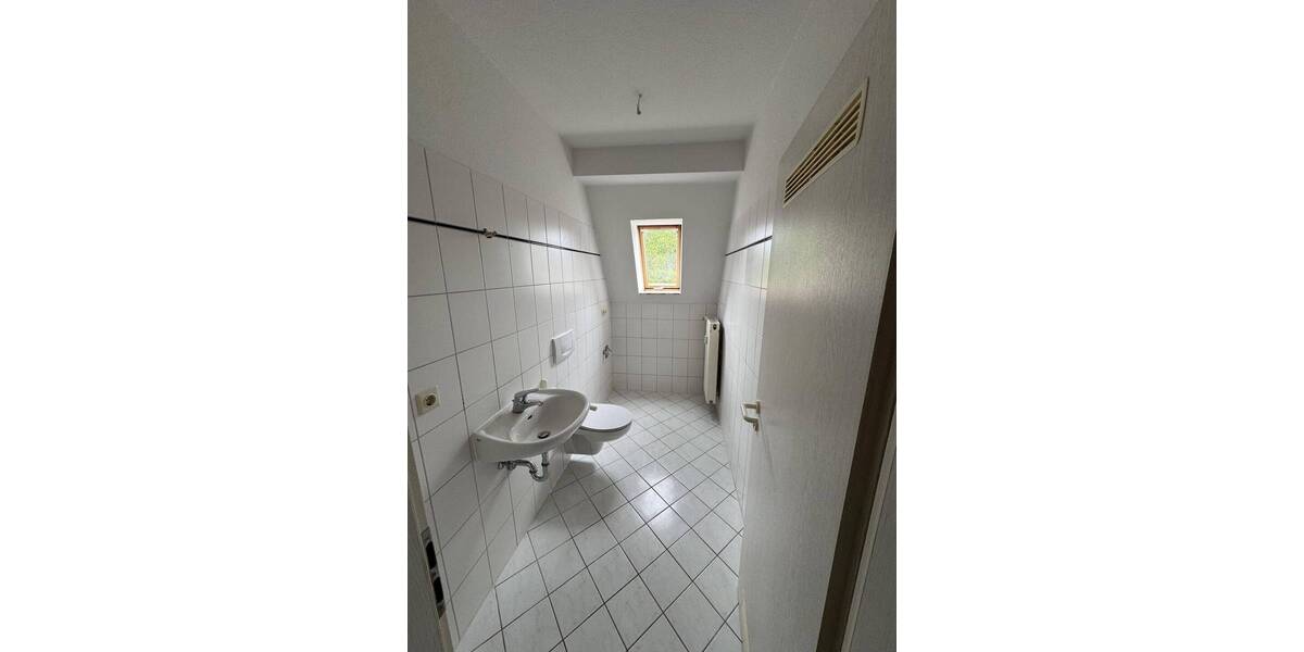 Wohnen über der Stadt schöne 4-R.-Wohnung,BLK ca.95m² in MD-Stadtfeld Ost vermieten ! 4 zimmer