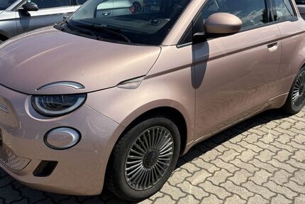 Fiat 500 68.900 km 14.990 &euro; Schönebeck 39218