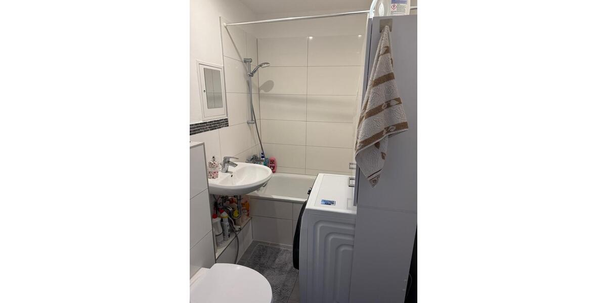 Etagenwohnung Magdeburg Alt Olvenstedt - 4 Zimmer, 73 m&sup2;, 725&euro; | Angebot:27634956