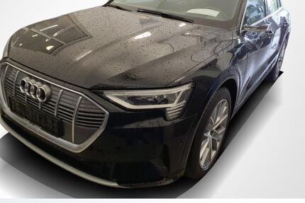 Audi e-tron 22.246 km 29.940 &euro; Magdeburg 39126