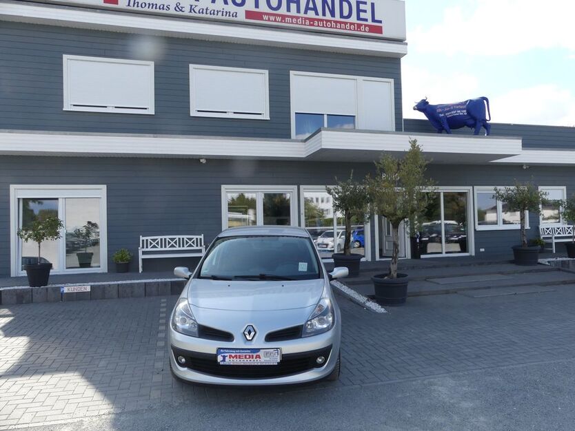 Renault Clio 136.000 km 4.500 € Magdeburg 39108