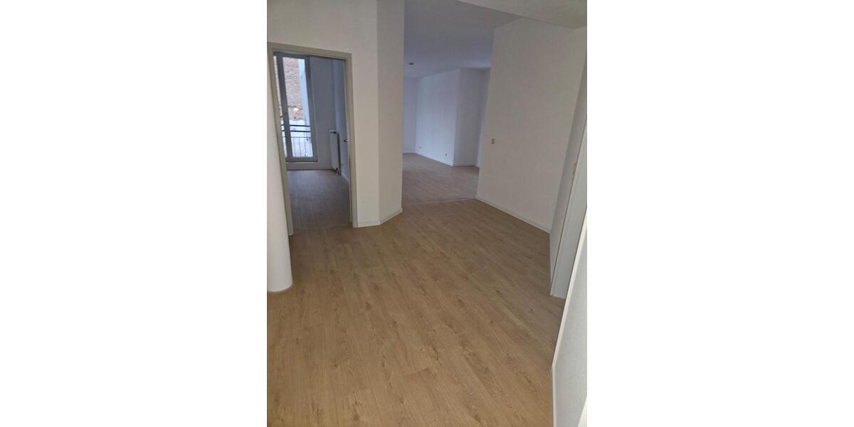 Etagenwohnung Magdeburg Neue Neustadt - 3 Zimmer, 89 m&sup2;, 630&euro; | Angebot:25903022