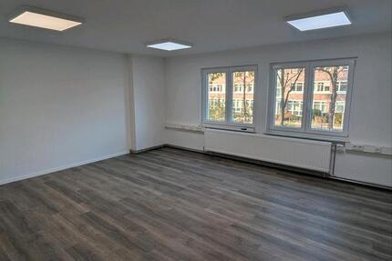 heller, moderner Büroraum in Magdeburg zu vermieten zimmer