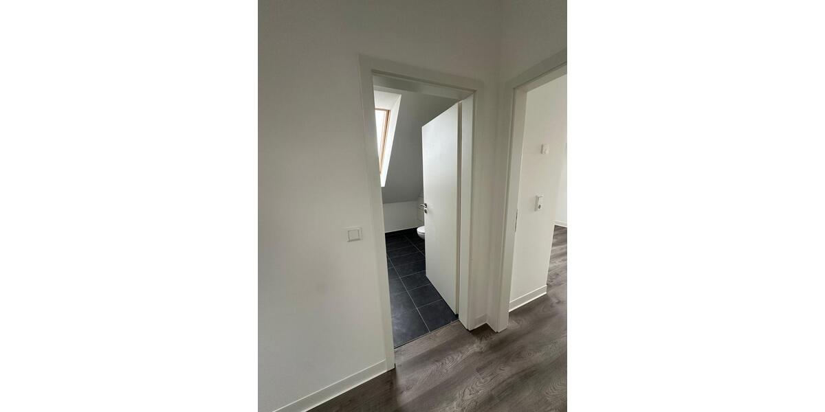 Dachgeschoßwohnung Magdeburg Großer Silberberg - 2 Zimmer, 70 m&sup2;, 700&euro; | Angebot:25551045