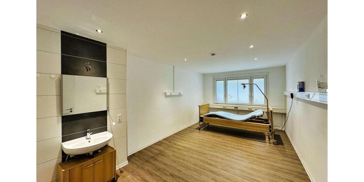 Großzügige Praxisfläche in attraktivem Ärztehaus zimmer