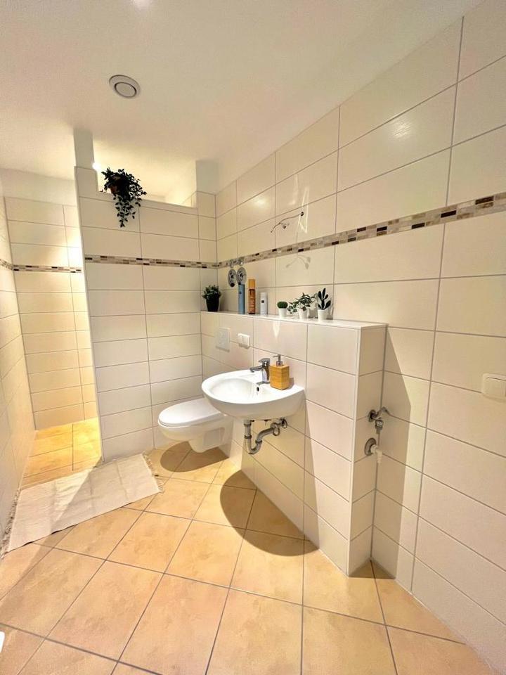 Die erste Grundmiete übernehmen wir! zimmer