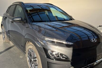 Hyundai KONA 25.570 km 28.690 &euro; Magdeburg 39116