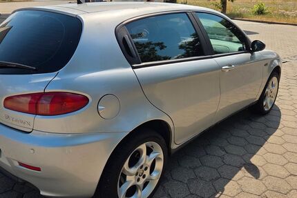 Alfa Romeo 147 161.000 km 1.500 &euro; Schönebeck 39218