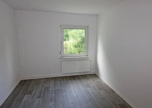Etagenwohnung Oschersleben Oschersleben - 4 Zimmer, 85 m&sup2;, 582&euro; | Angebot:26853400