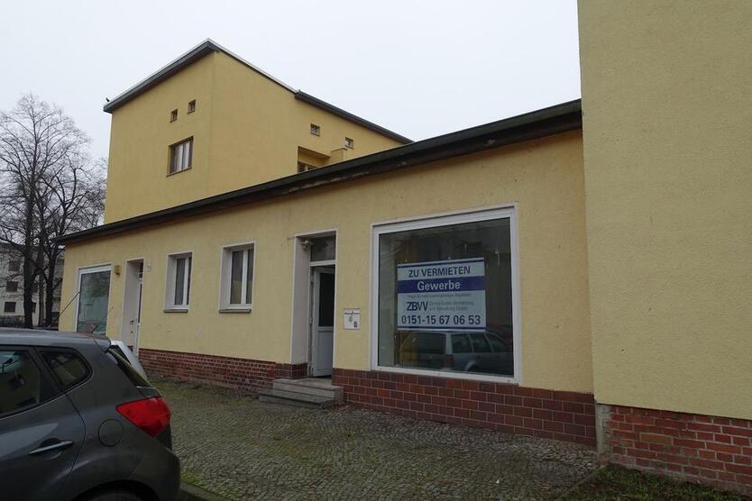 Renovierungsbedürftiges Kleinbüro zimmer