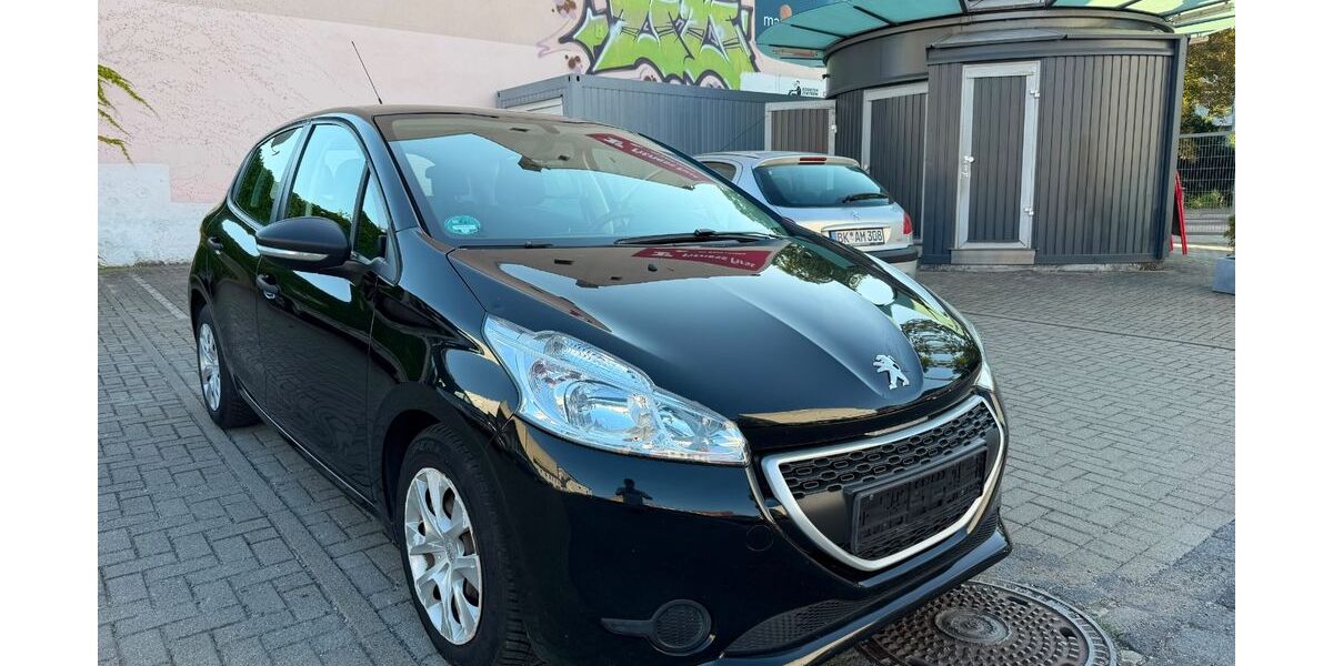 Peugeot 208 100.000 km 2.490 &euro; Magdeburg 39112