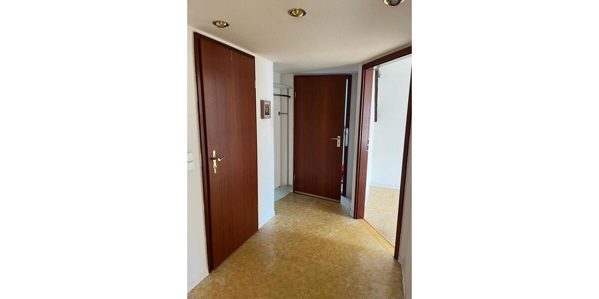 Dachgeschoßwohnung Schönebeck (Elbe) - 3 Zimmer, 71 m&sup2;, 490&euro; | Angebot:25894827