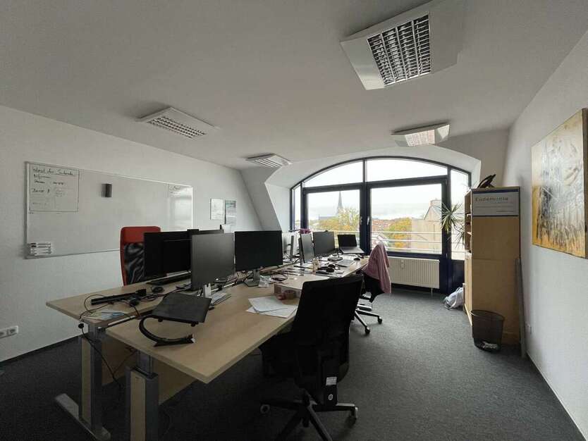 Flexible Büroeinheit mit 380 m² direkt an der Großen Diesdorfer Straße! zimmer