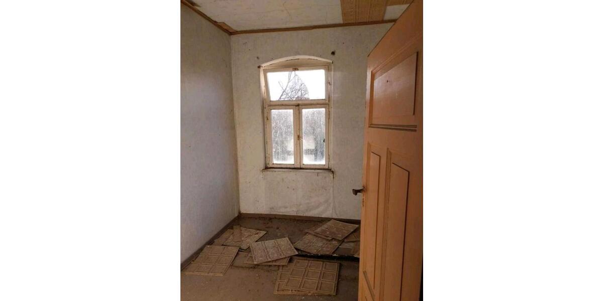 Mehrfamilienhaus, Wohnhaus Burg - 10 Zimmer, 212 m&sup2;, 65.000&euro; | Angebot:26512029