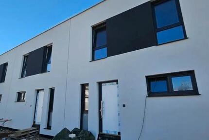 *Neubau-Reihenendhaus in TOP Lage* 4 zimmer