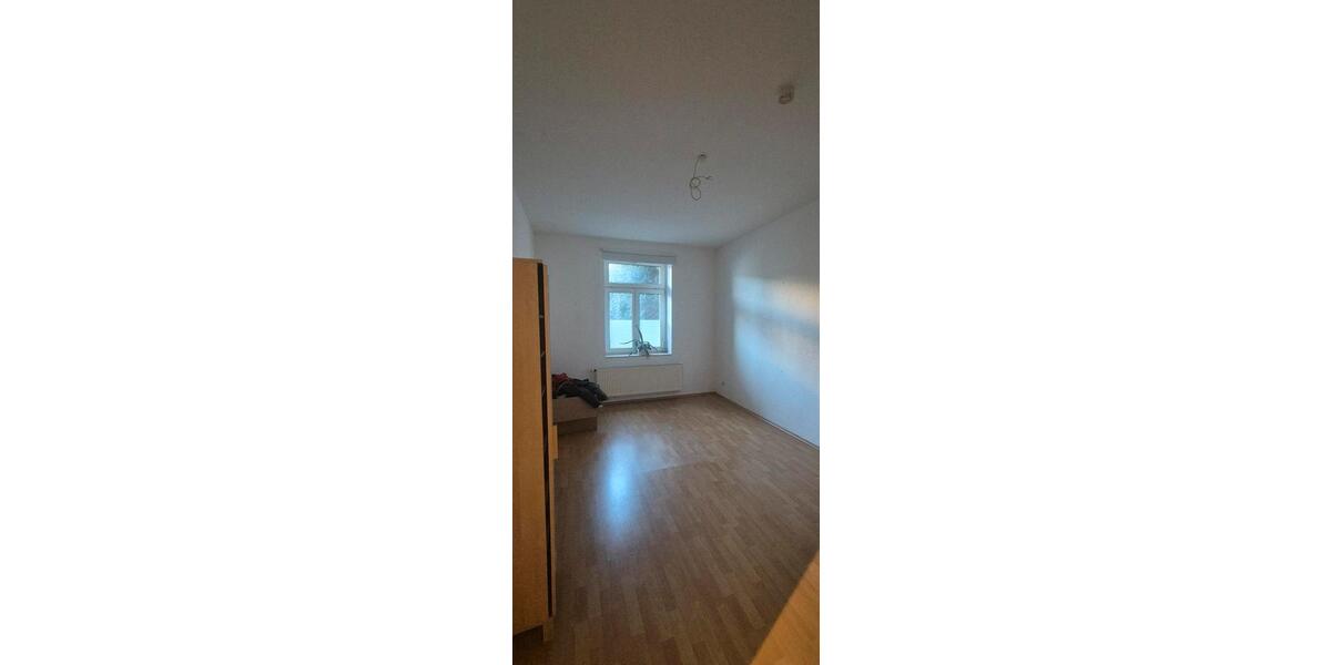Erdgeschoßwohnung Magdeburg Nordwest - 18 Zimmer, 75 m&sup2;, 303&euro; | Angebot:25760149