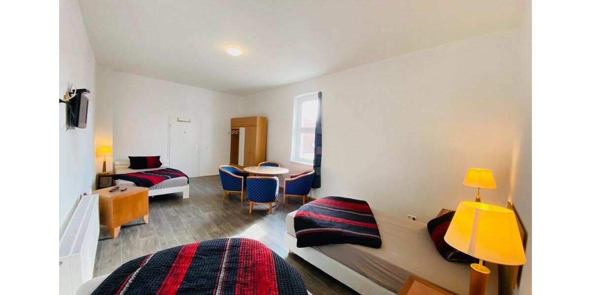 Einfamilienhaus Wolmirstedt - 9 Zimmer, 340 m&sup2;, 2.200&euro; | Angebot:23550746