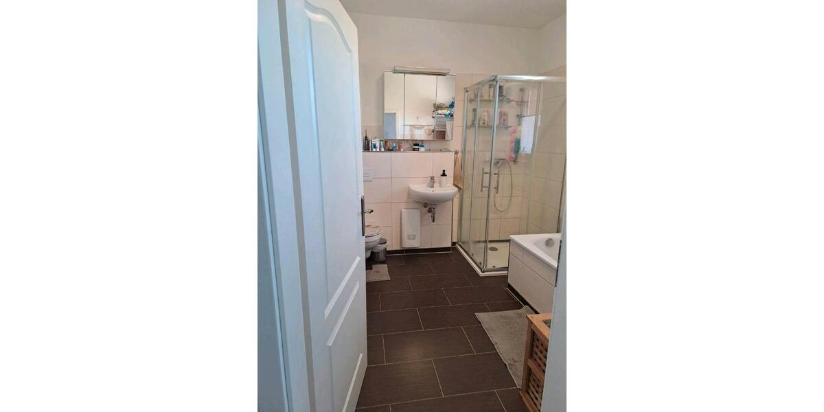 Etagenwohnung Schönebeck (Elbe) - 3 Zimmer, 100 m&sup2;, 1.000&euro; | Angebot:26266905