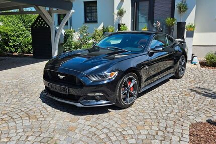 Ford Mustang 128.000 km 25.600 &euro; Niederndodeleben 39167
