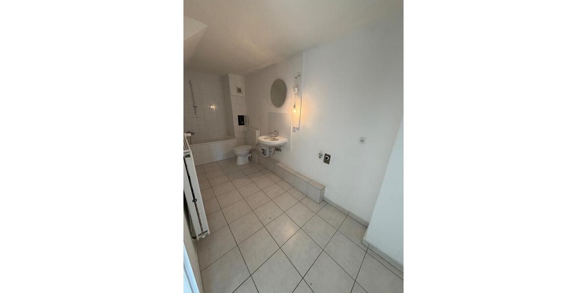 Dachgeschoßwohnung Magdeburg Leipziger Straße - 2.5 Zimmer, 64 m&sup2;, 400&euro; | Angebot:27532906