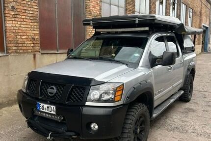 Nissan Titan 200.000 km 11.800 &euro; Magdeburg 39120