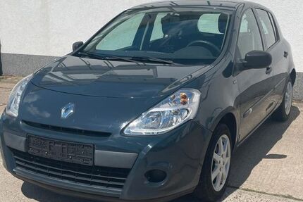 Renault Clio 111.485 km 3.790 &euro; Magdeburg 39128