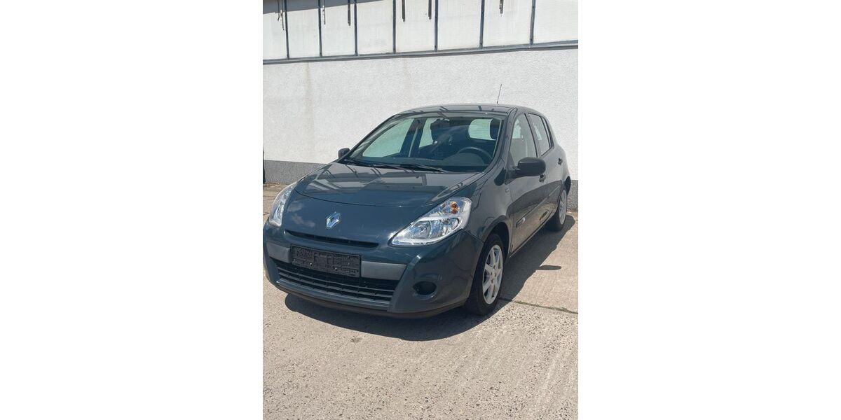 Renault Clio 111.485 km 3.790 &euro; Magdeburg 39128