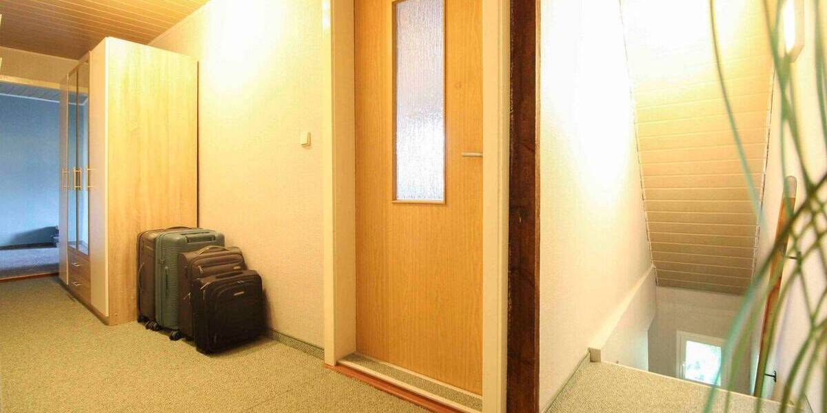 Reihenmittelhaus Calbe - 5 Zimmer, 220 m&sup2;, 113.000&euro; | Angebot:26176324