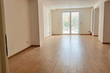Wohnung Oschersleben - 2 Zimmer, 68 m&sup2;, 646&euro; | Angebot:24873995