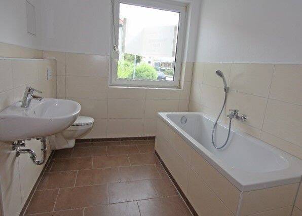 Etagenwohnung Oschersleben Oschersleben - 4 Zimmer, 85 m&sup2;, 582&euro; | Angebot:26853400
