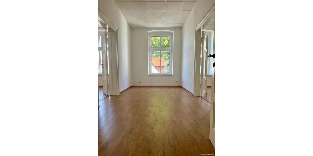 Büro- oder Praxisfläche mit 7-Zimmern, großer verglaster Loggia, Fußbodenheizung & Gäste-WC. zimmer