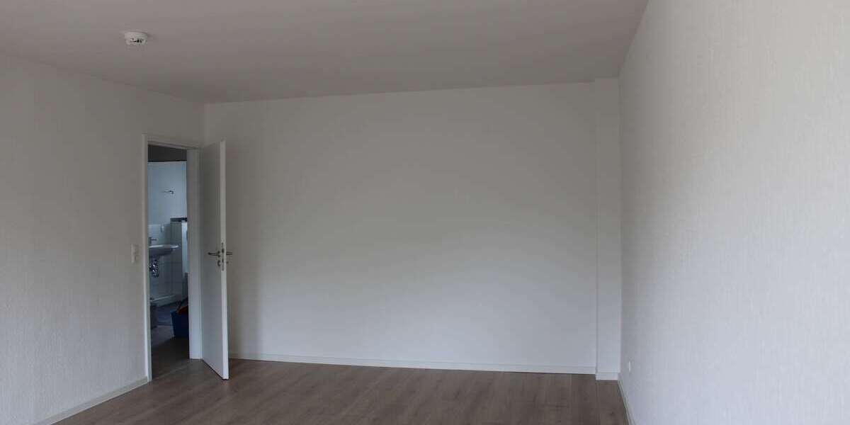 ruhige 4 Zimmer-Wohnung im Hinterhaus ***frisch renoviert*** mit Balkon 4 zimmer