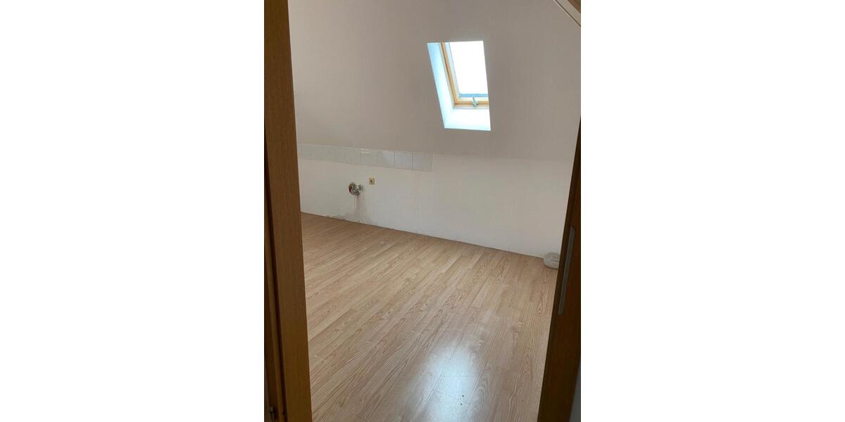 Dachgeschoßwohnung Calbe (Saale) - 3 Zimmer, 88 m&sup2;, 460&euro; | Angebot:26341168