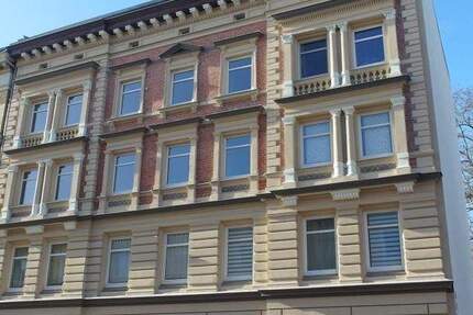 Ab sofort zu haben: Gemütliche Singlewohnung mit Balkon (Hofseite), sep. Küche, Laminat & Badewanne 1 zimmer