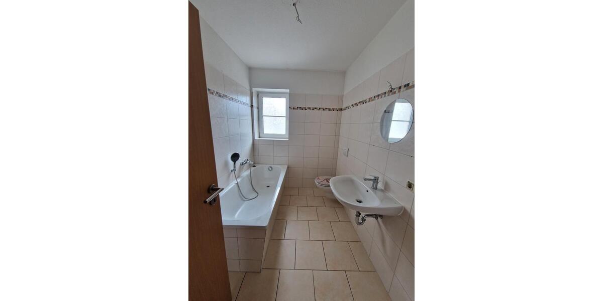 Etagenwohnung Magdeburg Neue Neustadt - 4 Zimmer, 92 m&sup2;, 643&euro; | Angebot:25547016