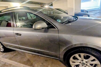 Skoda Superb 151.384 km 9.900 &euro; Magdeburg 39108